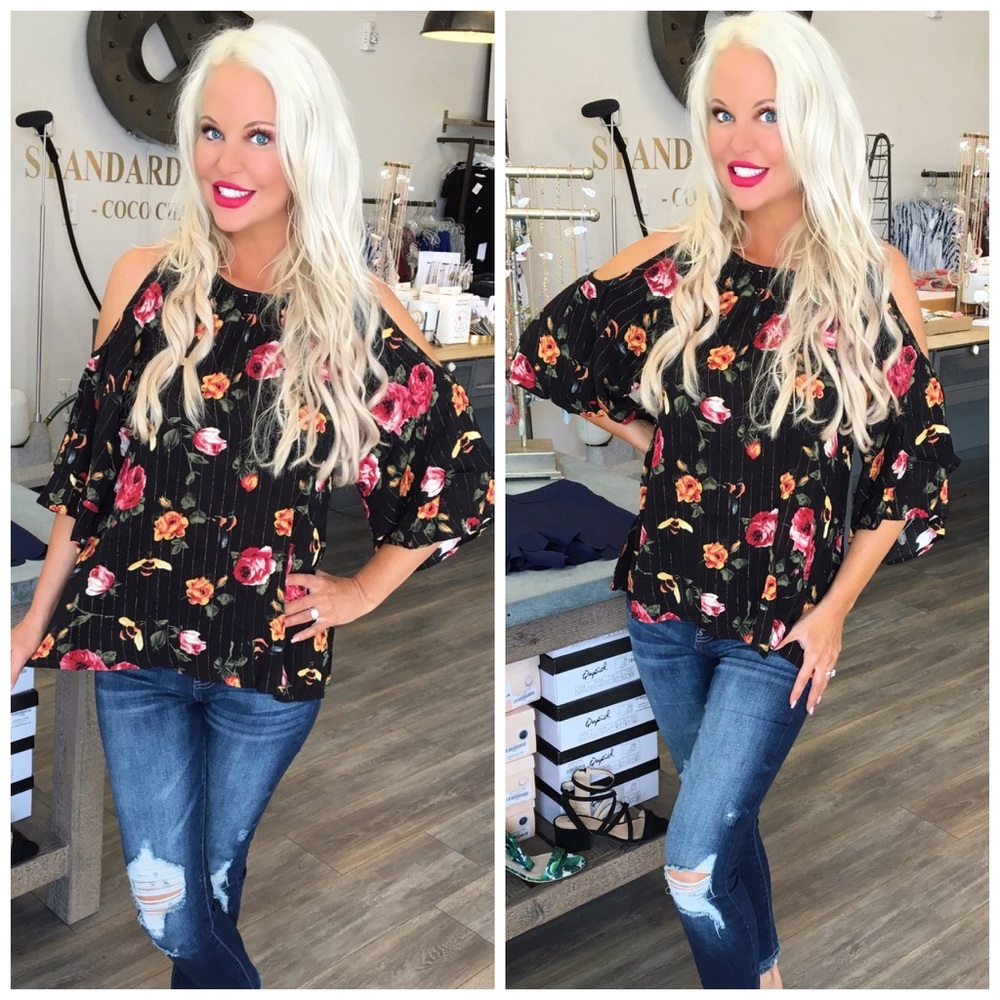 LAST 1! 💕Tiered Ruffle Cold Shoulder Top! - Picture 1 of 5